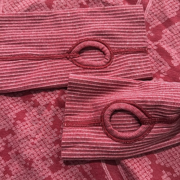 Lululemon Swiftly Tech Long Sleeve Crew size 4
Heathered Cranberry - Picture 9 of 10